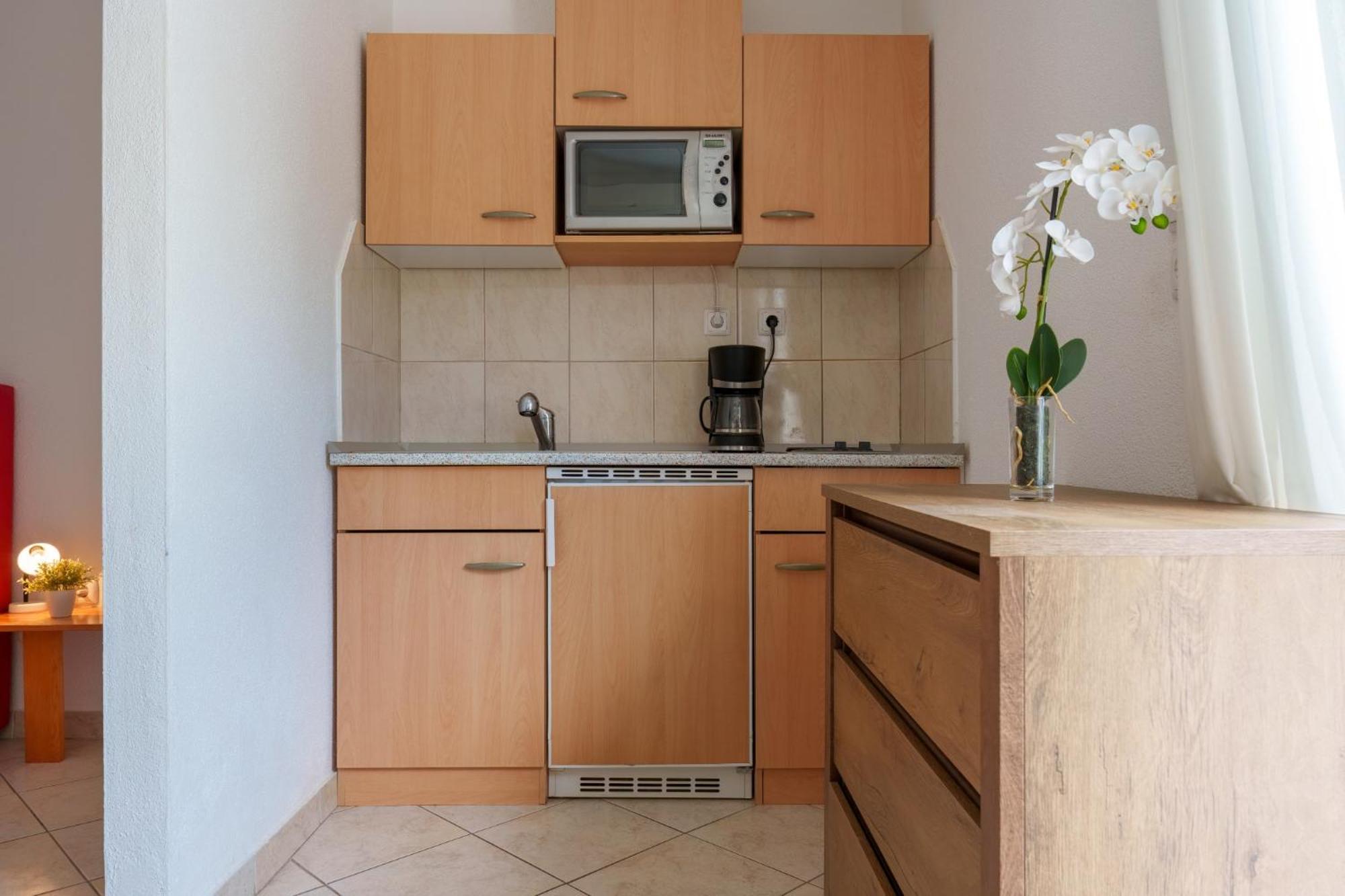 Studios Ruza Baška Voda Exteriör bild
