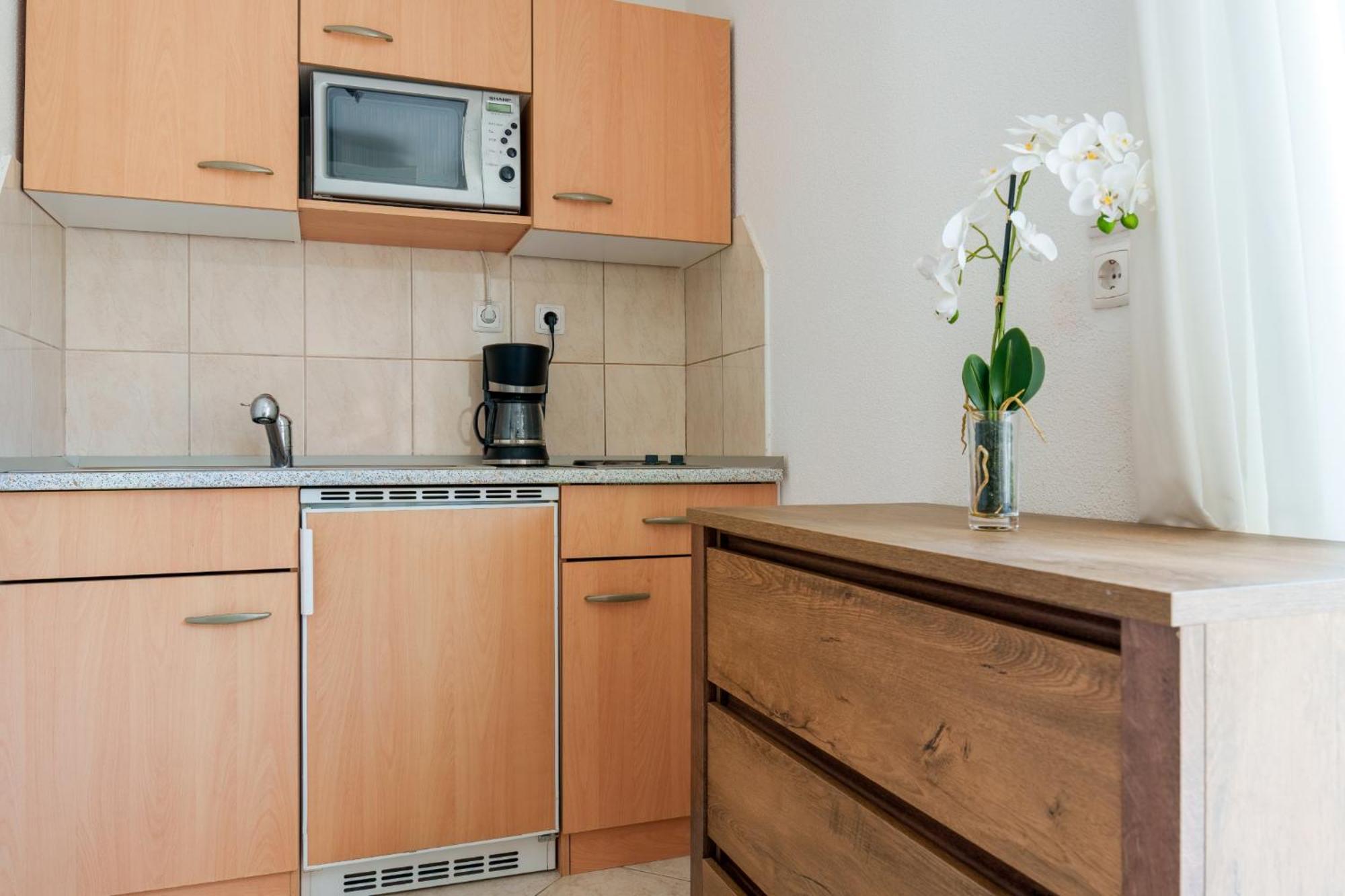 Studios Ruza Baška Voda Exteriör bild