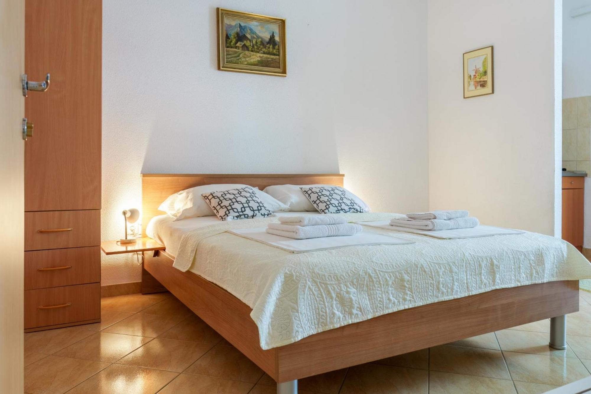 Studios Ruza Baška Voda Exteriör bild